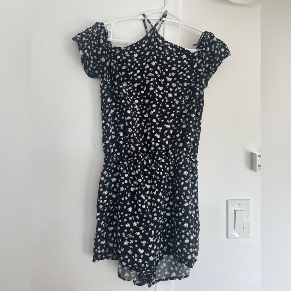 🎉 3/$10 - Patterned Romper 🦋